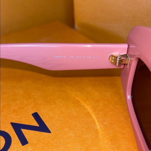 Loewe LW40114I Mauve Sunglasses  SOLD OUT IN STORES! - Picture 10 of 12